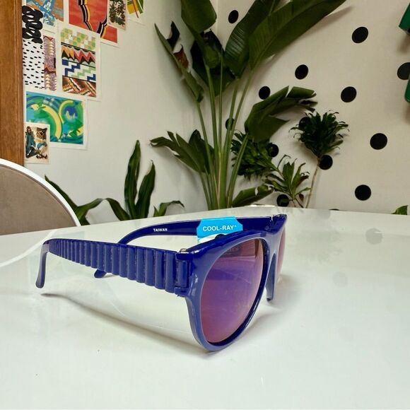 Super Cool True Vintage 1970s Navy Blue 3D Geometric Ribbed Textured Sunglasses Super Cool True Vintage 1970s Navy Blue 3D Geometric Ribbed  main image 2